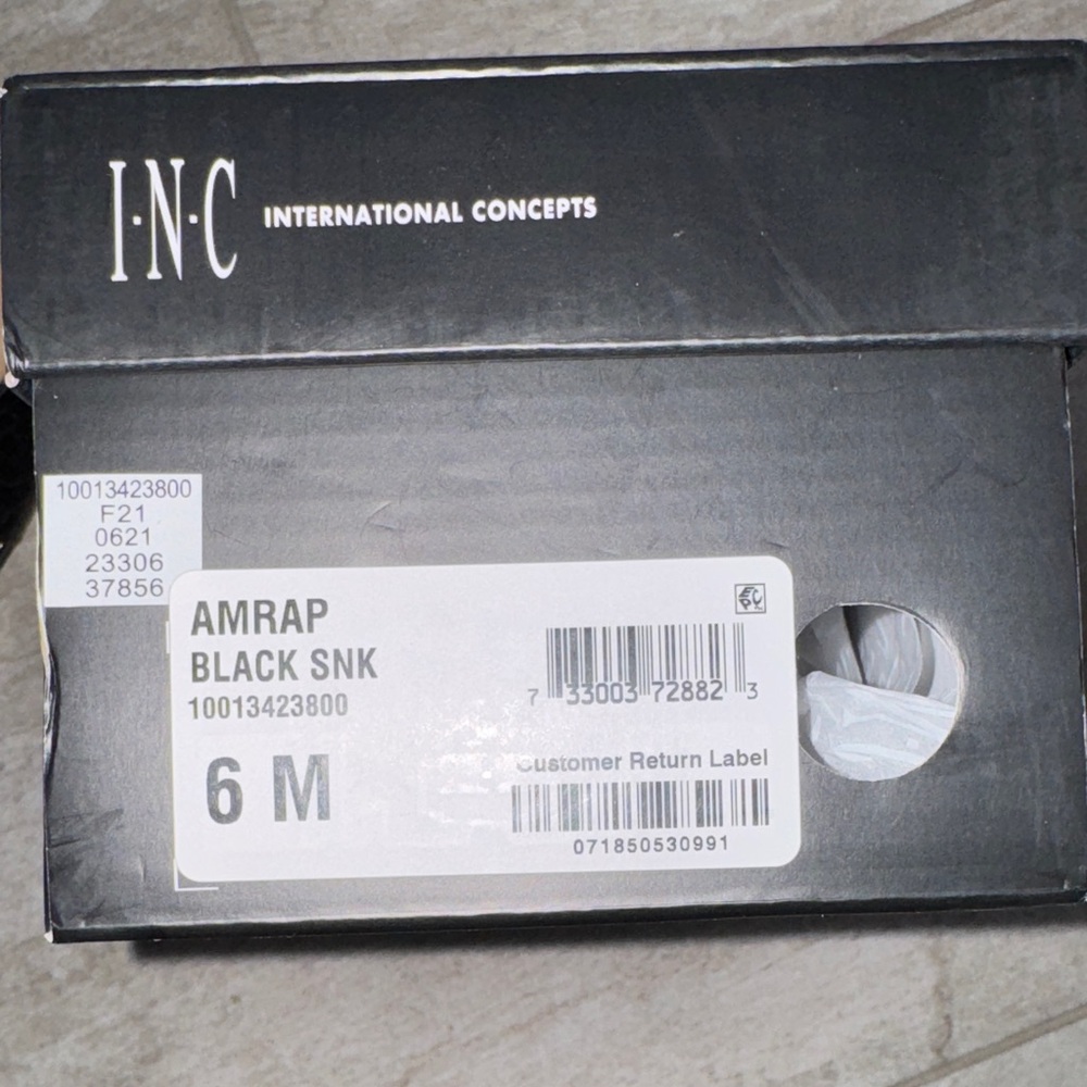 INC International Concepts Black and Gold Heels - Picture 8 of 8